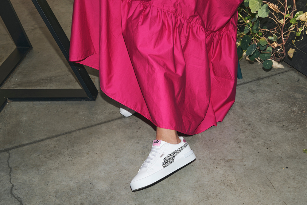 Barbiecore w Sneaker Peeker